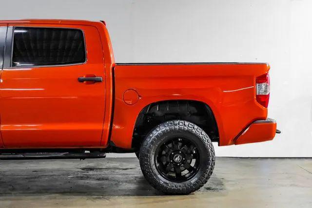 2017 Toyota Tundra SR5 5.7L V8