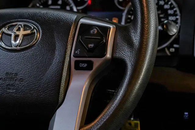 2017 Toyota Tundra SR5 5.7L V8