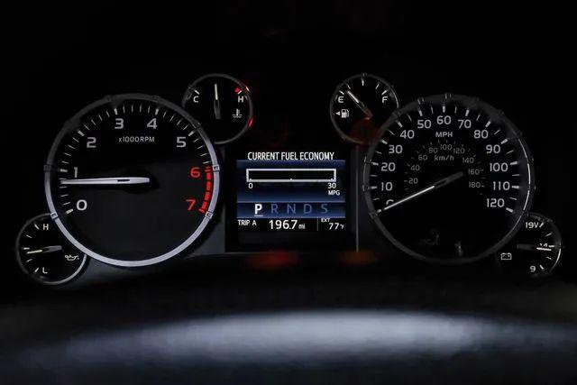 2017 Toyota Tundra SR5 5.7L V8