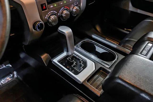 2017 Toyota Tundra SR5 5.7L V8