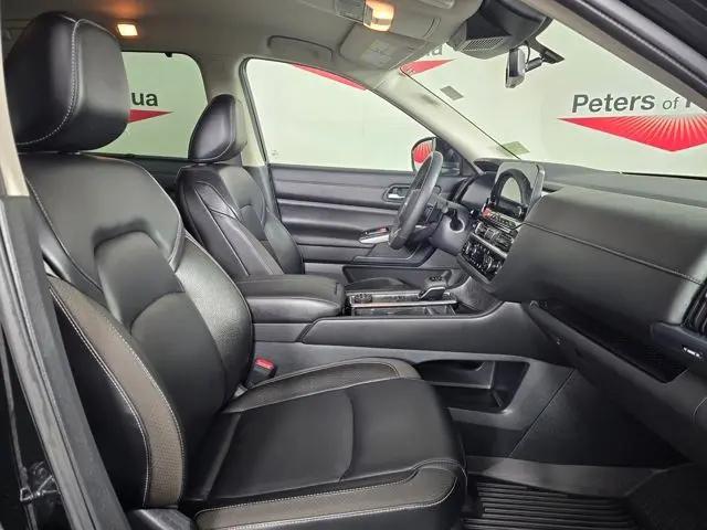 2024 Nissan Pathfinder SL 4WD
