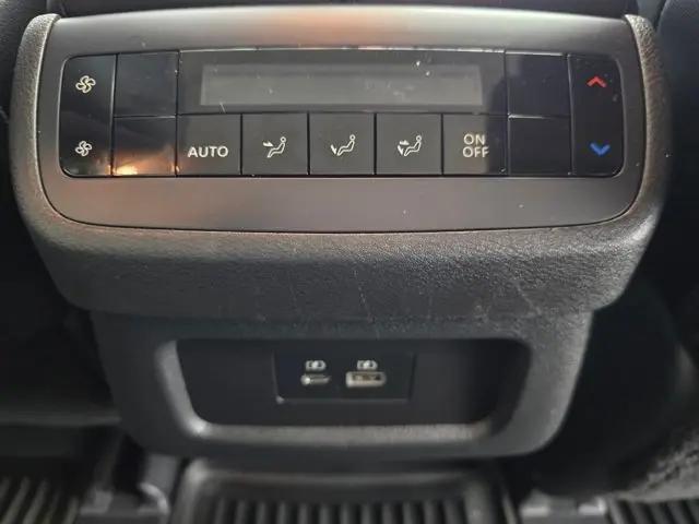 2024 Nissan Pathfinder SL 4WD