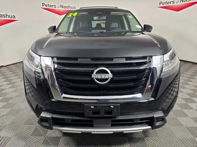 2024 Nissan Pathfinder SL 4WD
