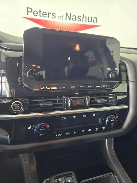 2024 Nissan Pathfinder SL 4WD