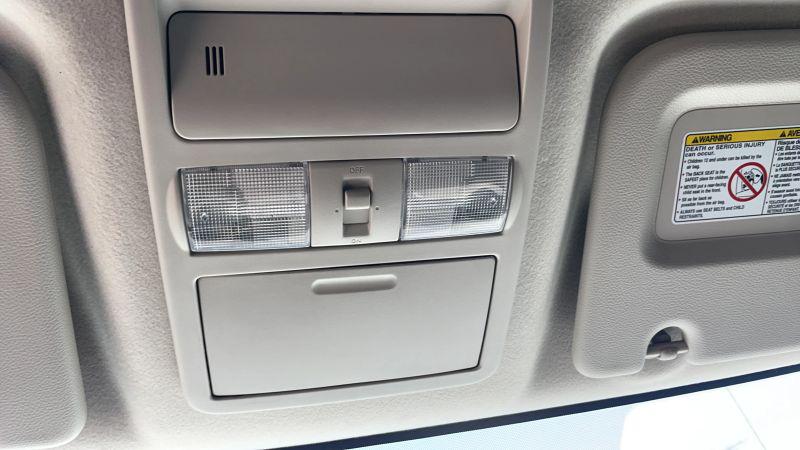 2020 Nissan 1500 SV Standard Roof V6