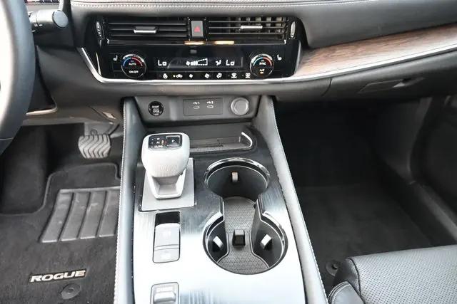 2025 Nissan Rogue Platinum FWD