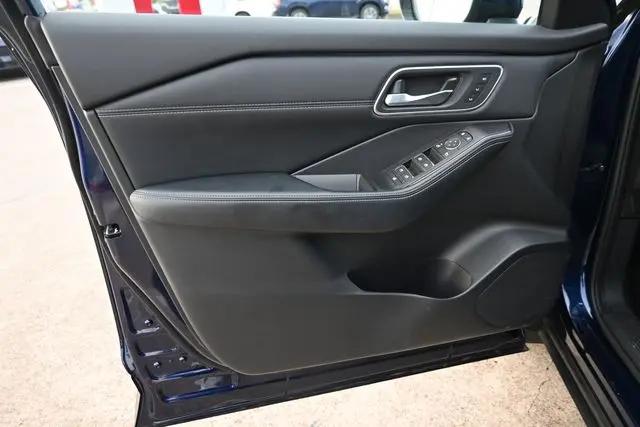 2025 Nissan Rogue Platinum FWD