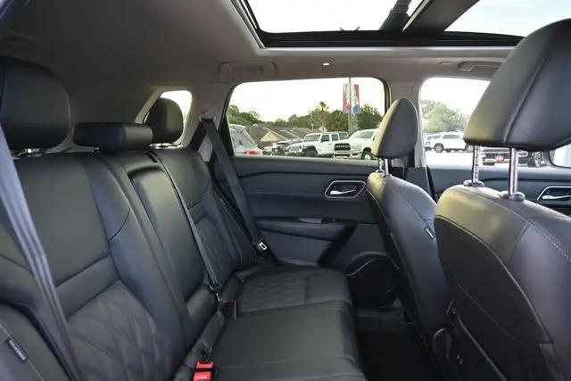 2025 Nissan Rogue Platinum FWD
