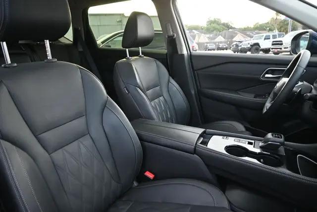 2025 Nissan Rogue Platinum FWD