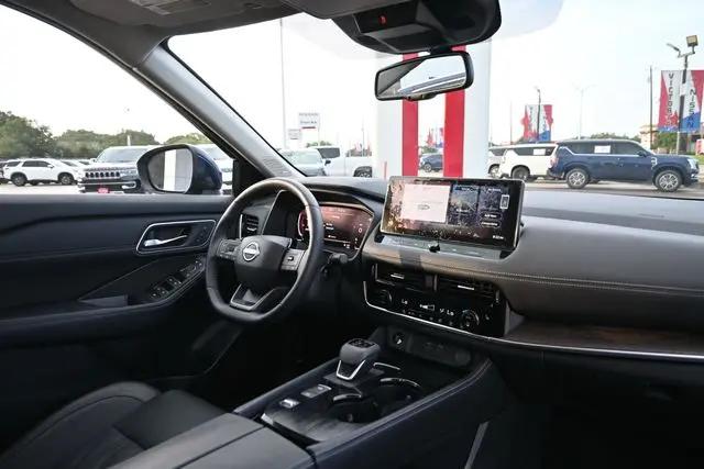 2025 Nissan Rogue Platinum FWD