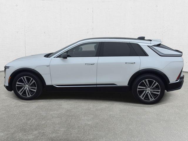 2024 Cadillac iQ Luxury w/1SD