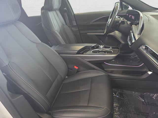 2024 Cadillac iQ Luxury w/1SD