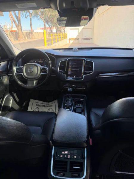 2016 Volvo XC90 T6 Momentum