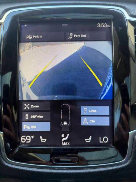 2016 Volvo XC90 T6 Momentum