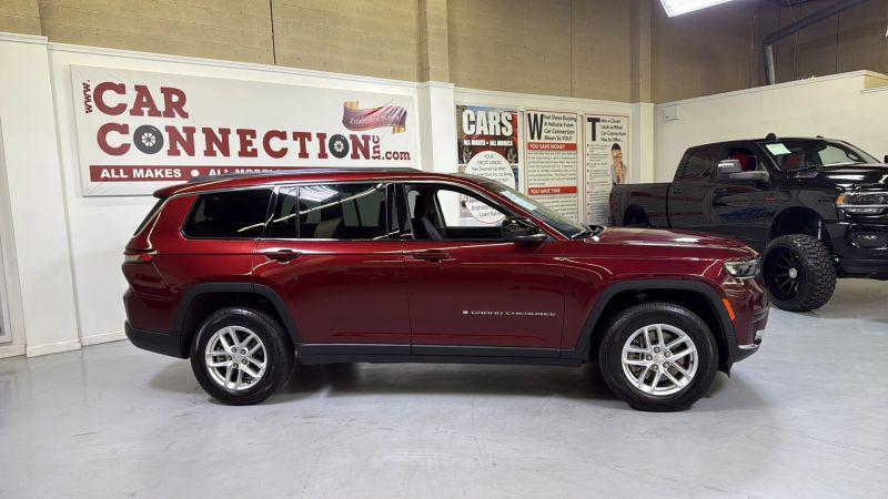 2023 Jeep Grand Cherokee L Laredo 4x2