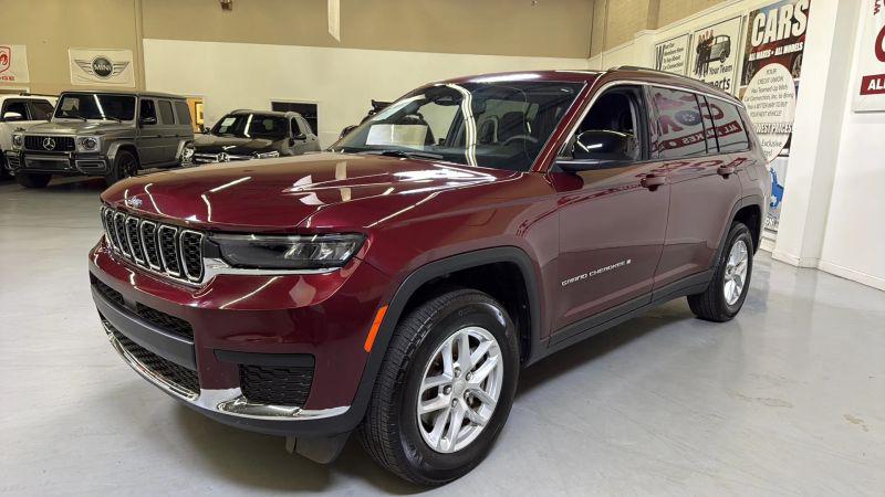 2023 Jeep Grand Cherokee L Laredo 4x2