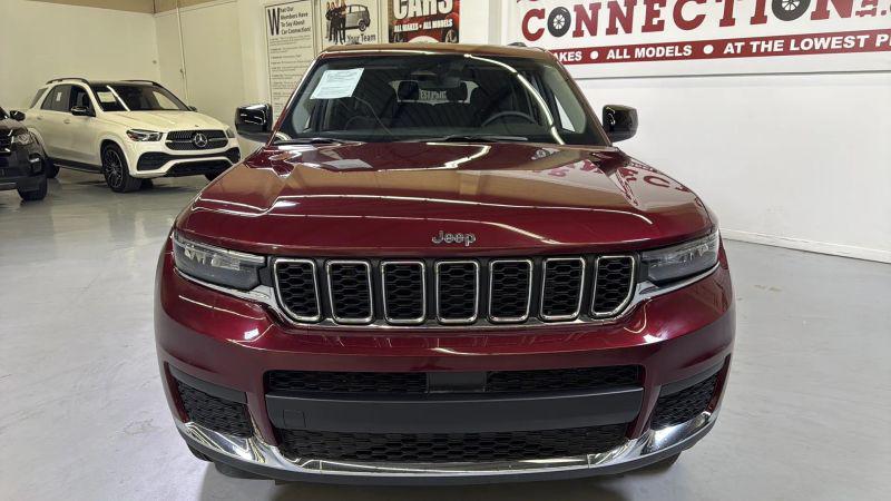 2023 Jeep Grand Cherokee L Laredo 4x2