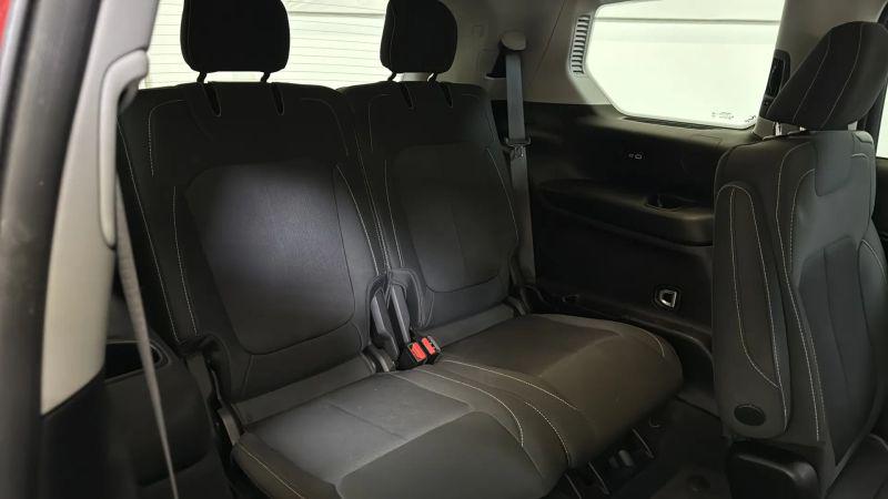 2023 Jeep Grand Cherokee L Laredo 4x2