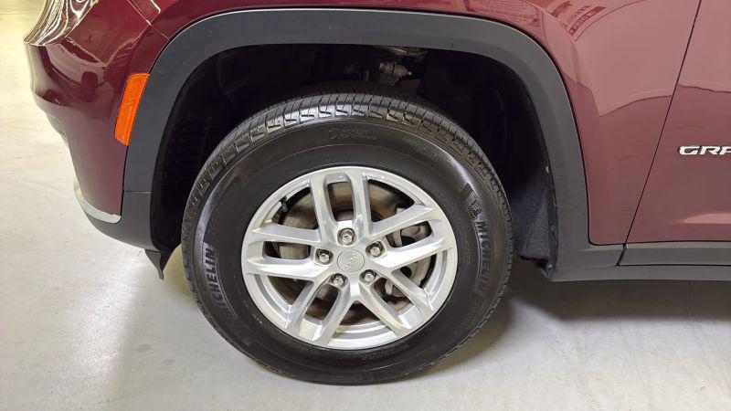 2023 Jeep Grand Cherokee L Laredo 4x2