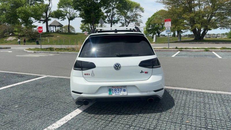 2019 Volkswagen Golf GTI 2.0T SE