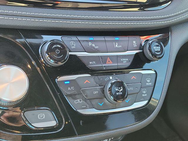2023 Chrysler Pacifica Touring