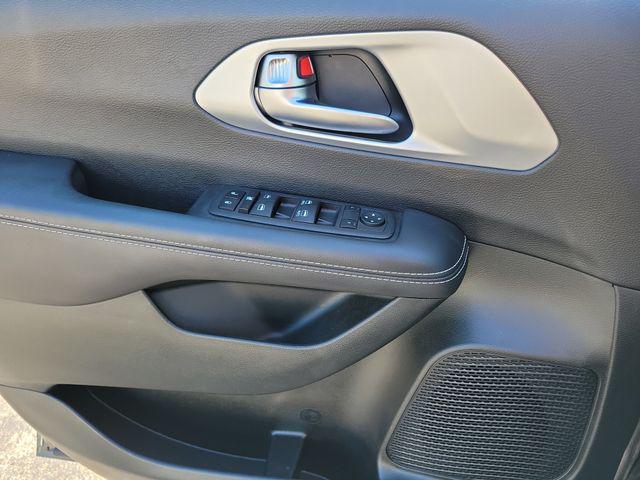 2023 Chrysler Pacifica Touring