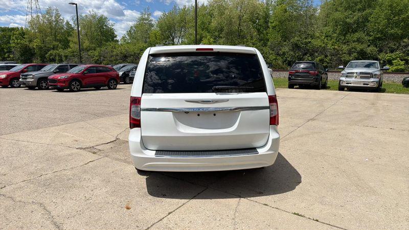 2014 Chrysler Town & Country Touring