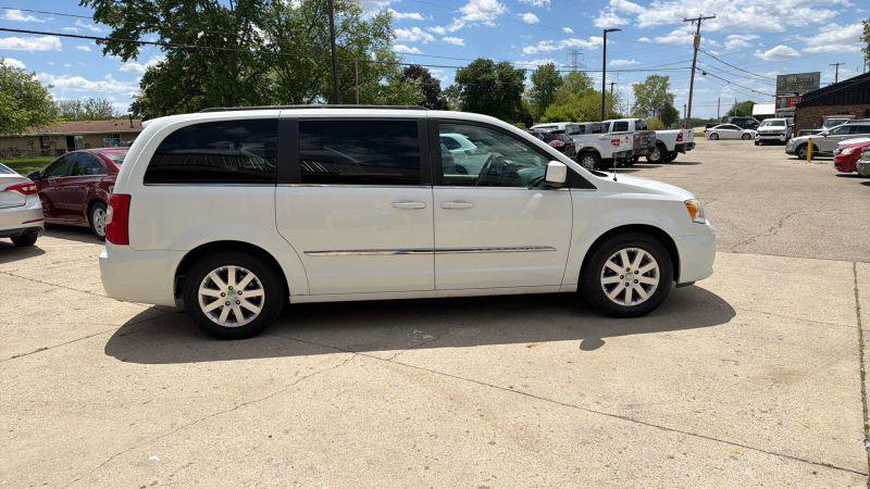 2014 Chrysler Town & Country Touring