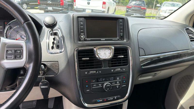 2014 Chrysler Town & Country Touring