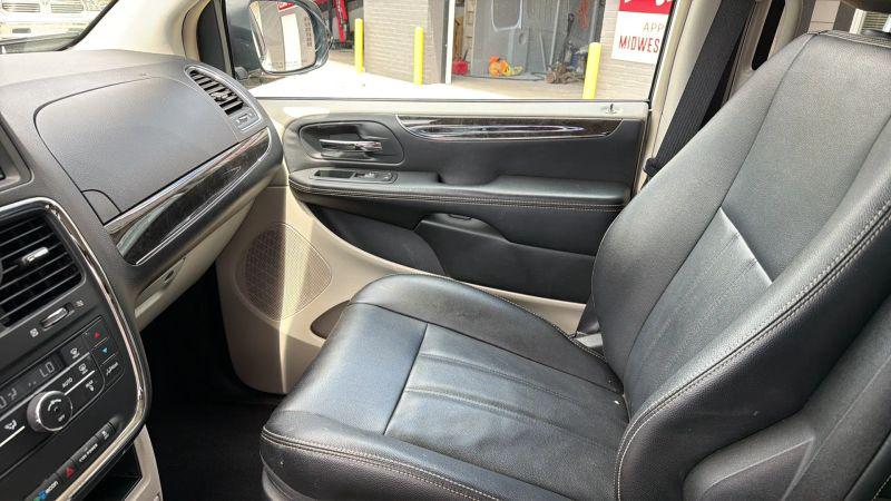 2014 Chrysler Town & Country Touring