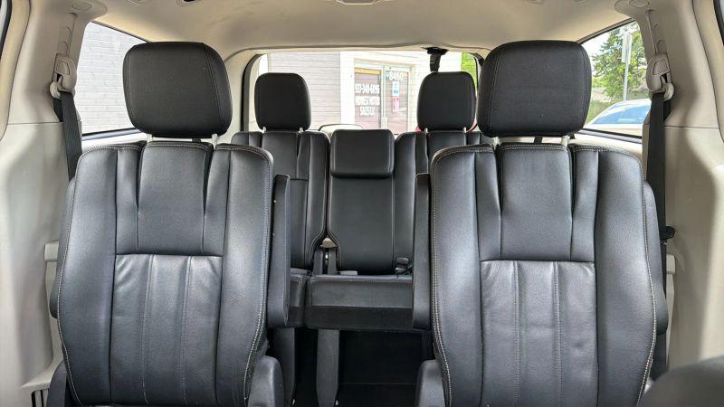 2014 Chrysler Town & Country Touring