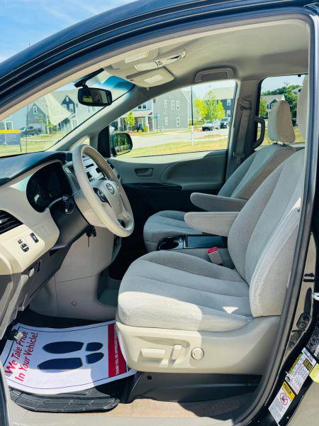 2014 Toyota Sienna LE V6 7 Passenger Mobility