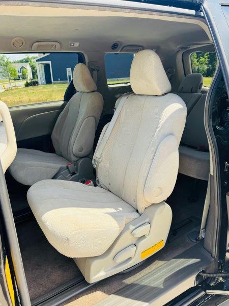 2014 Toyota Sienna LE V6 7 Passenger Mobility