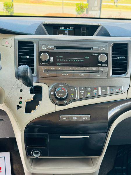 2014 Toyota Sienna LE V6 7 Passenger Mobility