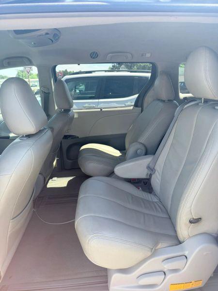 2011 Toyota Sienna LE V6