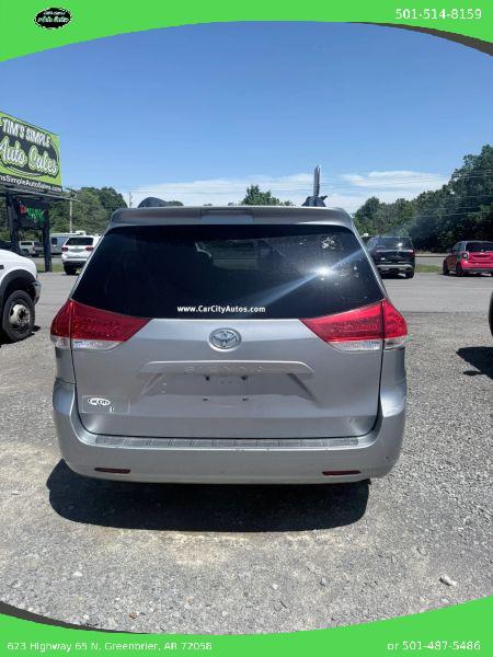 2011 Toyota Sienna LE V6