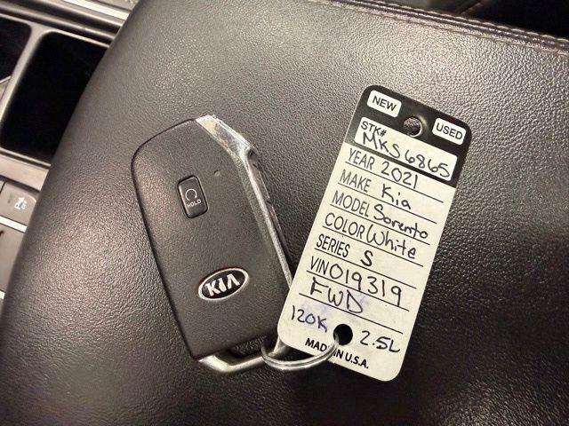 2021 Kia Sorento S