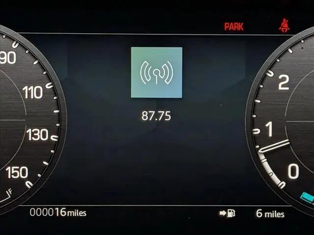 2026 Land Rover Defender P400 X-Dynamic SE