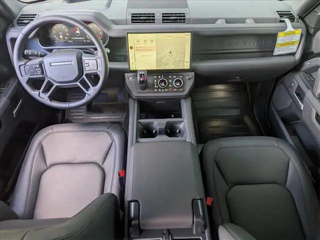 2026 Land Rover Defender P400 X-Dynamic SE