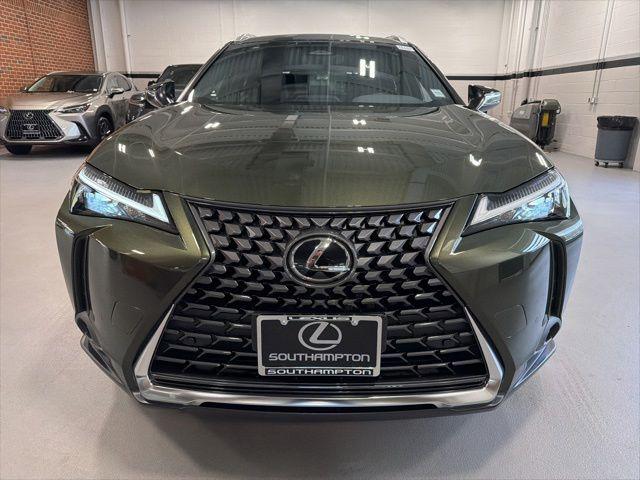 2025 Lexus 300 Premium