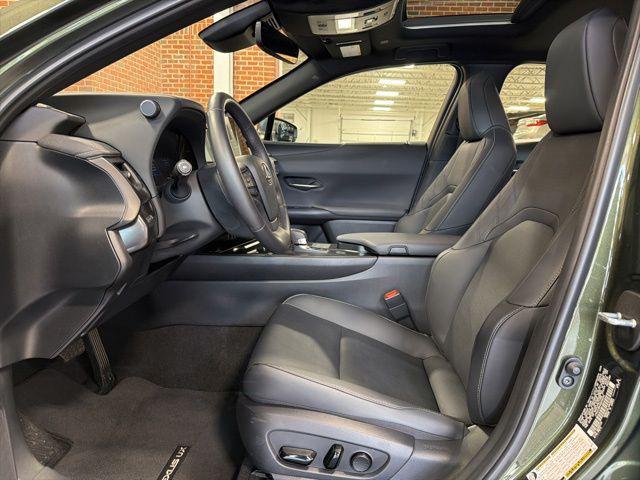 2025 Lexus 300 Premium