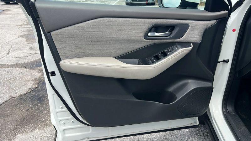 2022 Nissan Rogue SV FWD