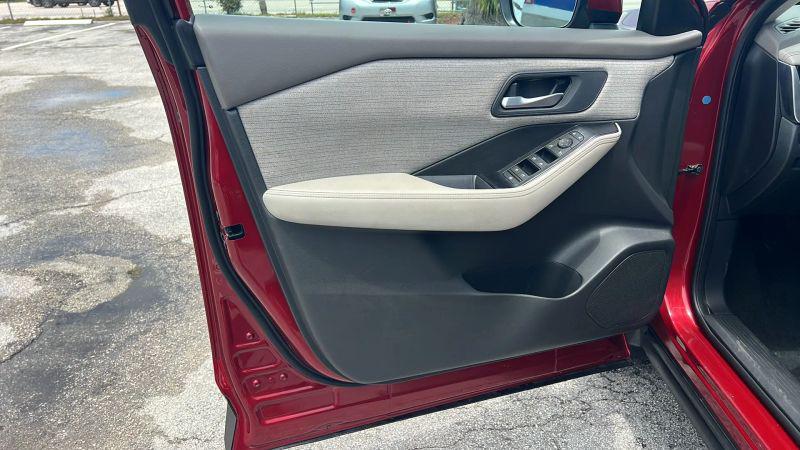 2022 Nissan Rogue SV FWD