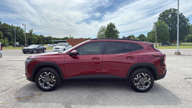 2025 Chevrolet Trax FWD LT