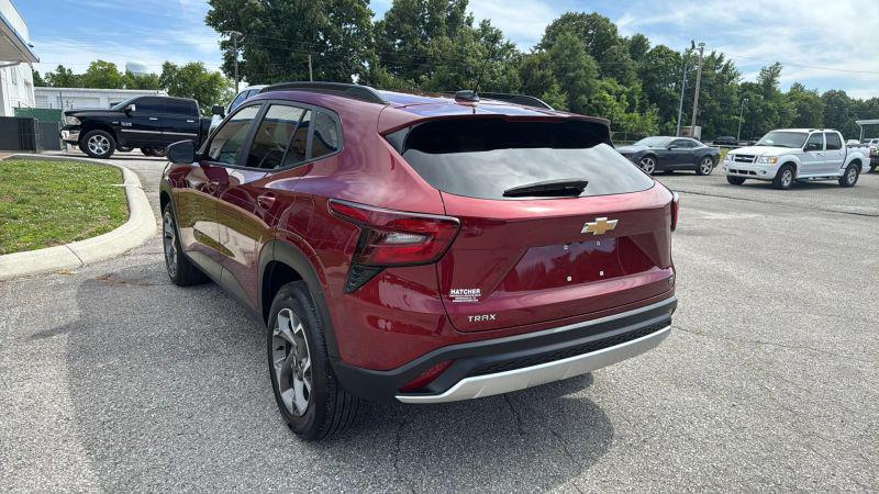 2025 Chevrolet Trax FWD LT