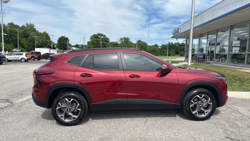 2025 Chevrolet Trax FWD LT