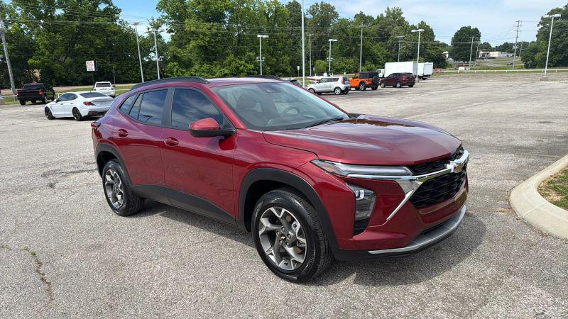 2025 Chevrolet Trax FWD LT