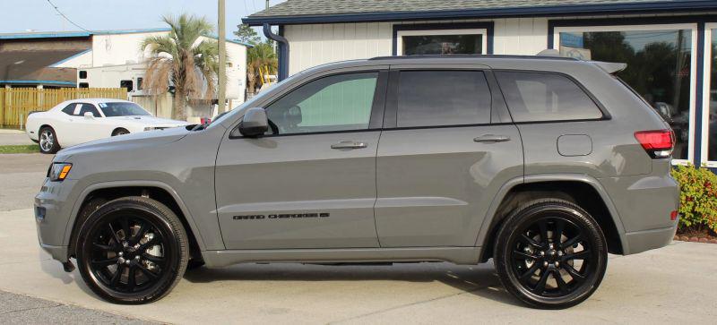 2022 Jeep Grand Cherokee Laredo X 4x4