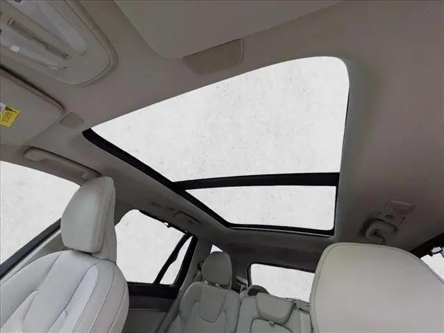 2025 Volvo XC90 Plug-In Hybrid T8 Ultra 7-Seater