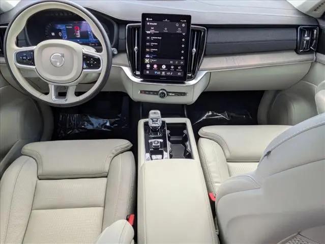 2025 Volvo XC90 Plug-In Hybrid T8 Ultra 7-Seater